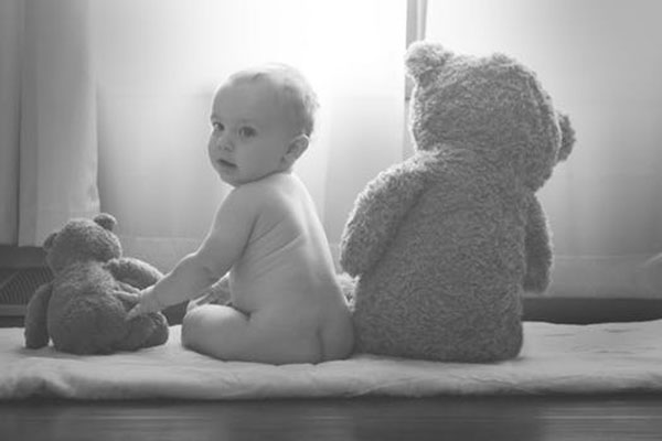 عکاسی نوزاد با عروسک