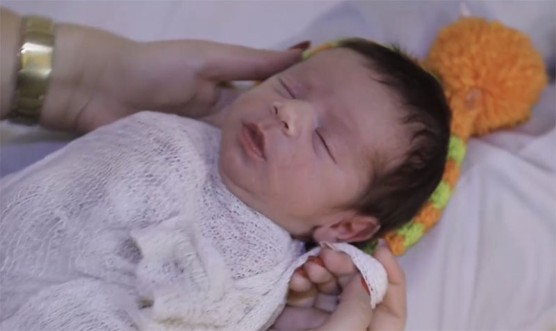 ویدئو بستن نوزاد در اتلیه فرزند پاک